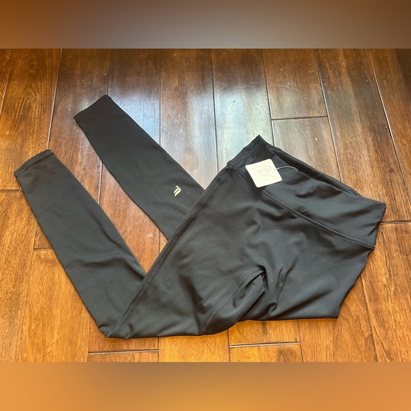 Fabletics Anywhere Motion365+ High-Waisted Legging NWT - Picture 2 of 12